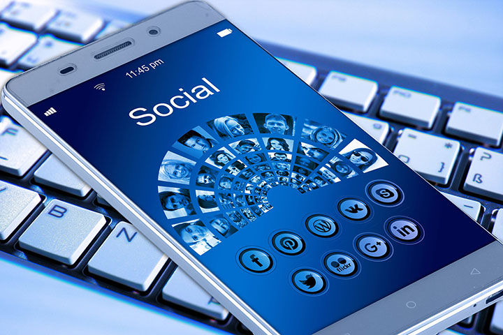 mobile phone facebook